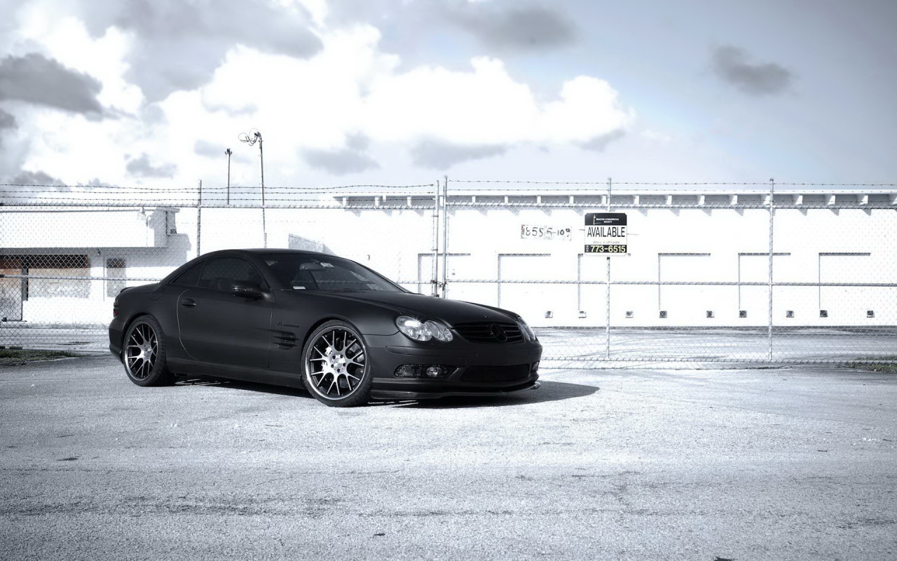 Черный Mercedes Benz SL