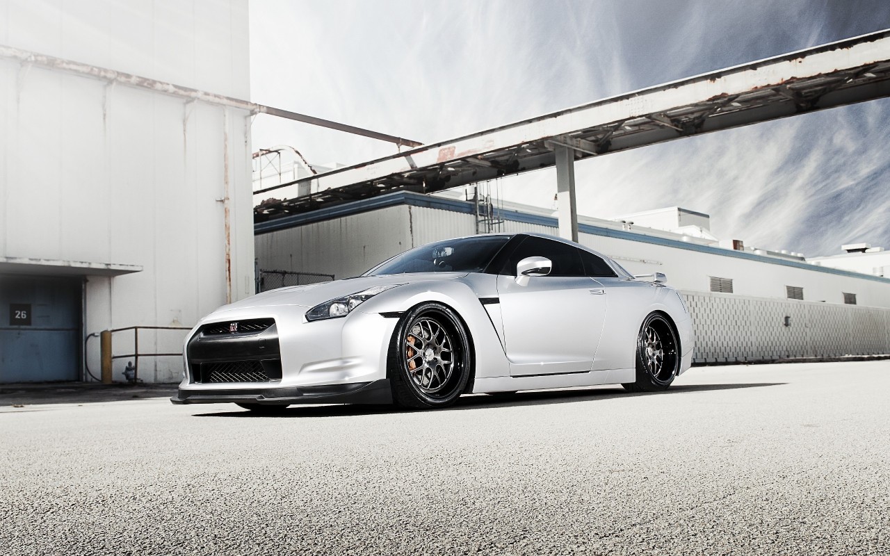 new Nissan GT-R