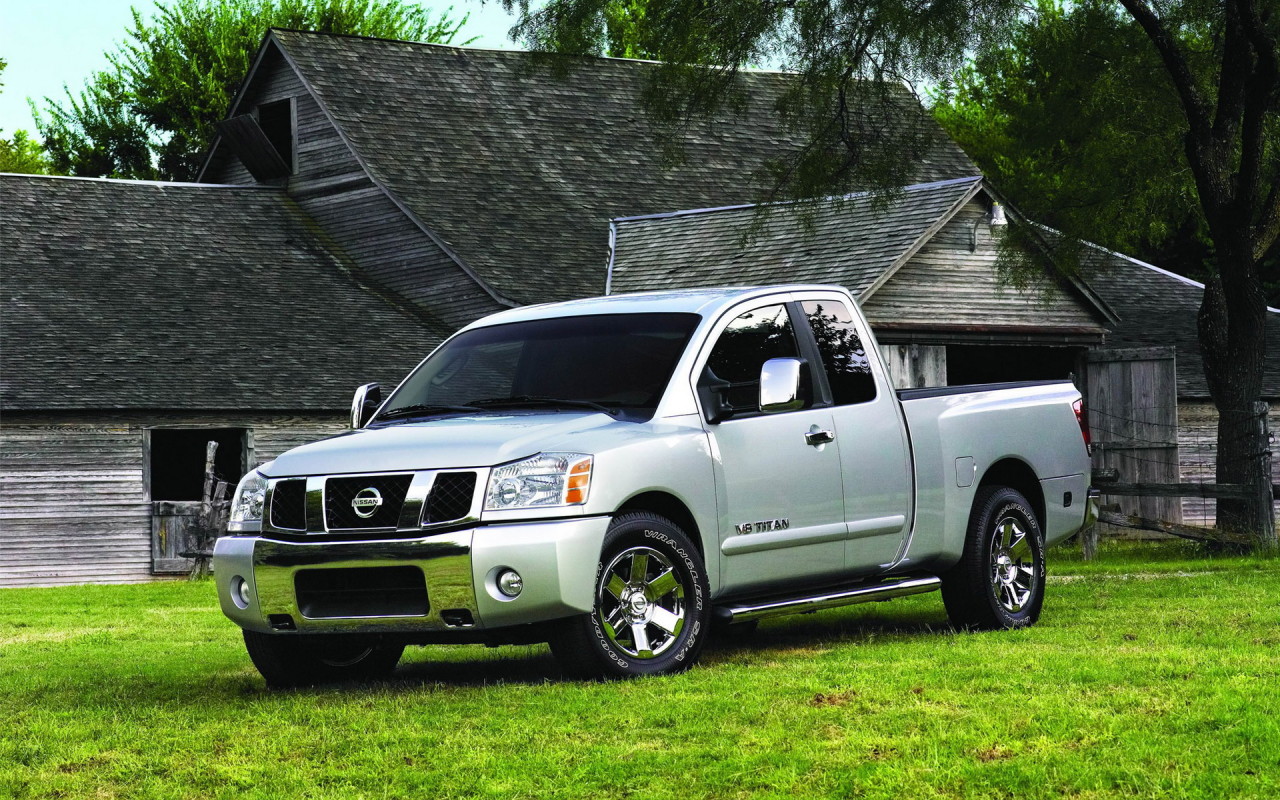 Nissan Titan V8