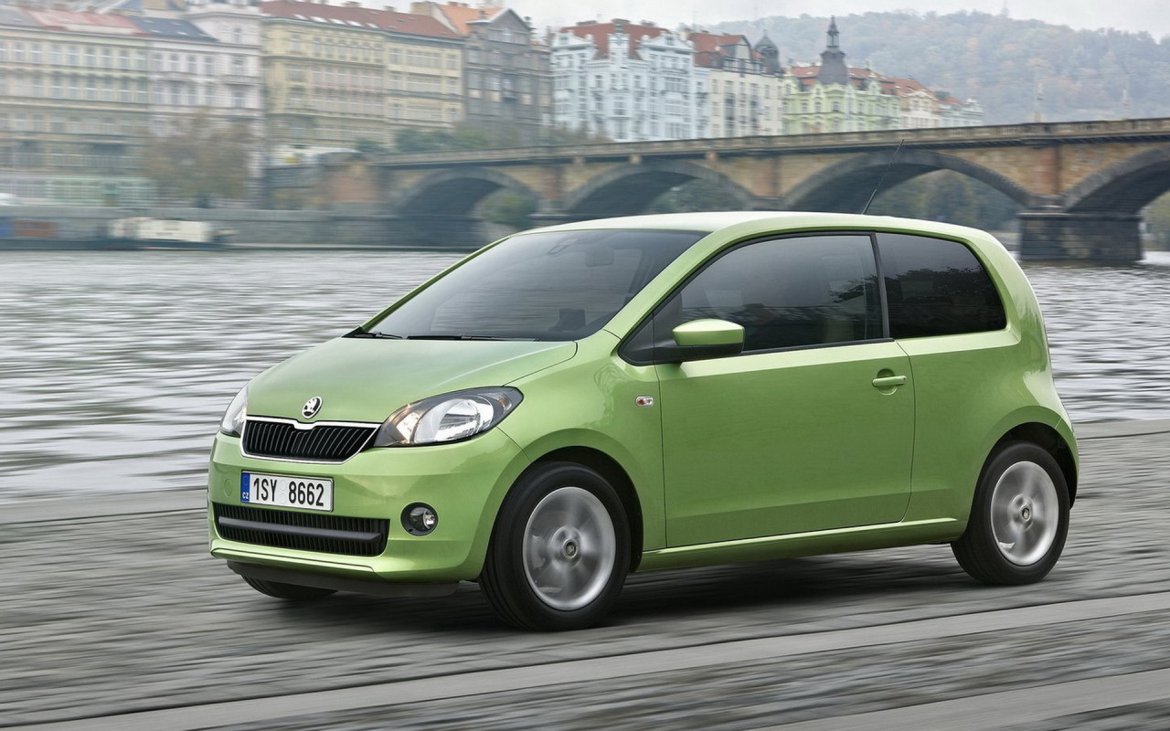 Skoda-Citigo на набережной