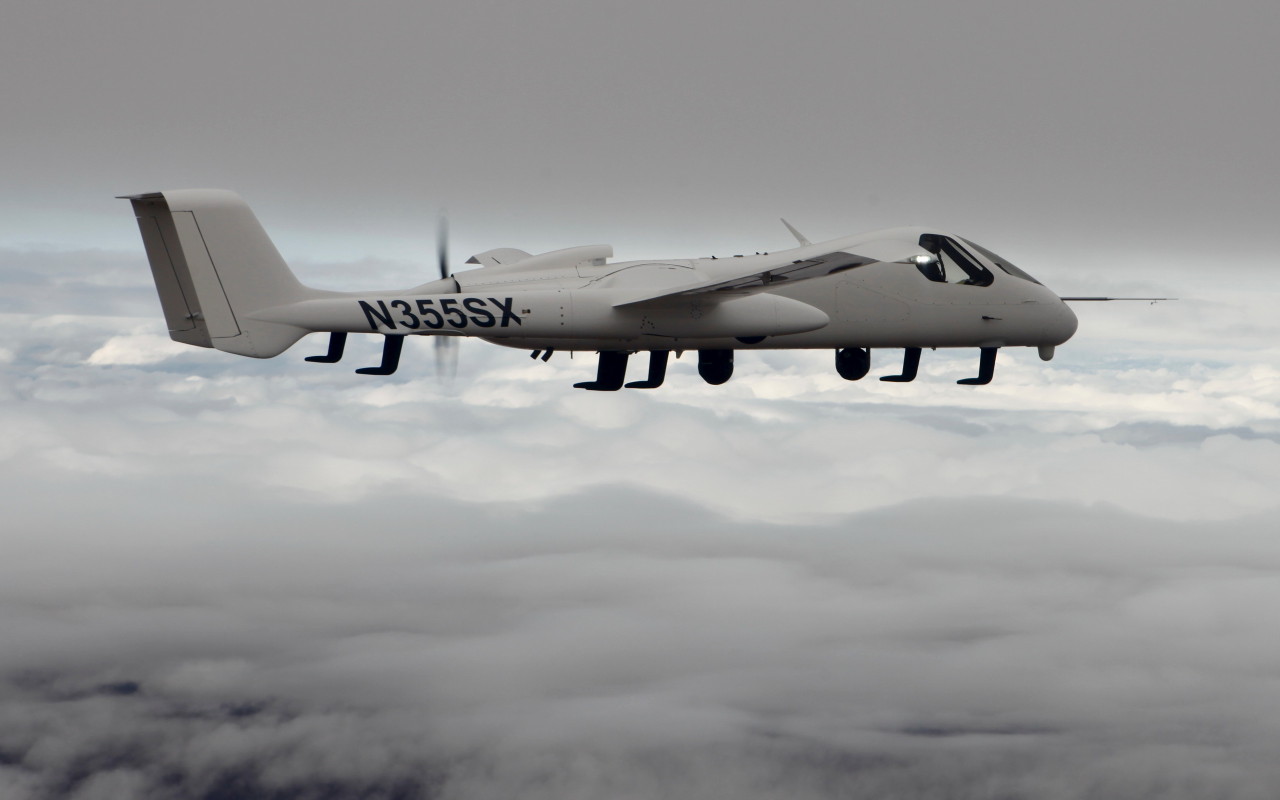 Самолет в небе