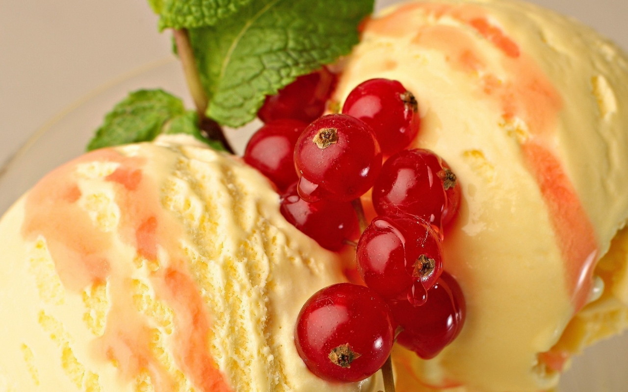 Мороженое со смородиной