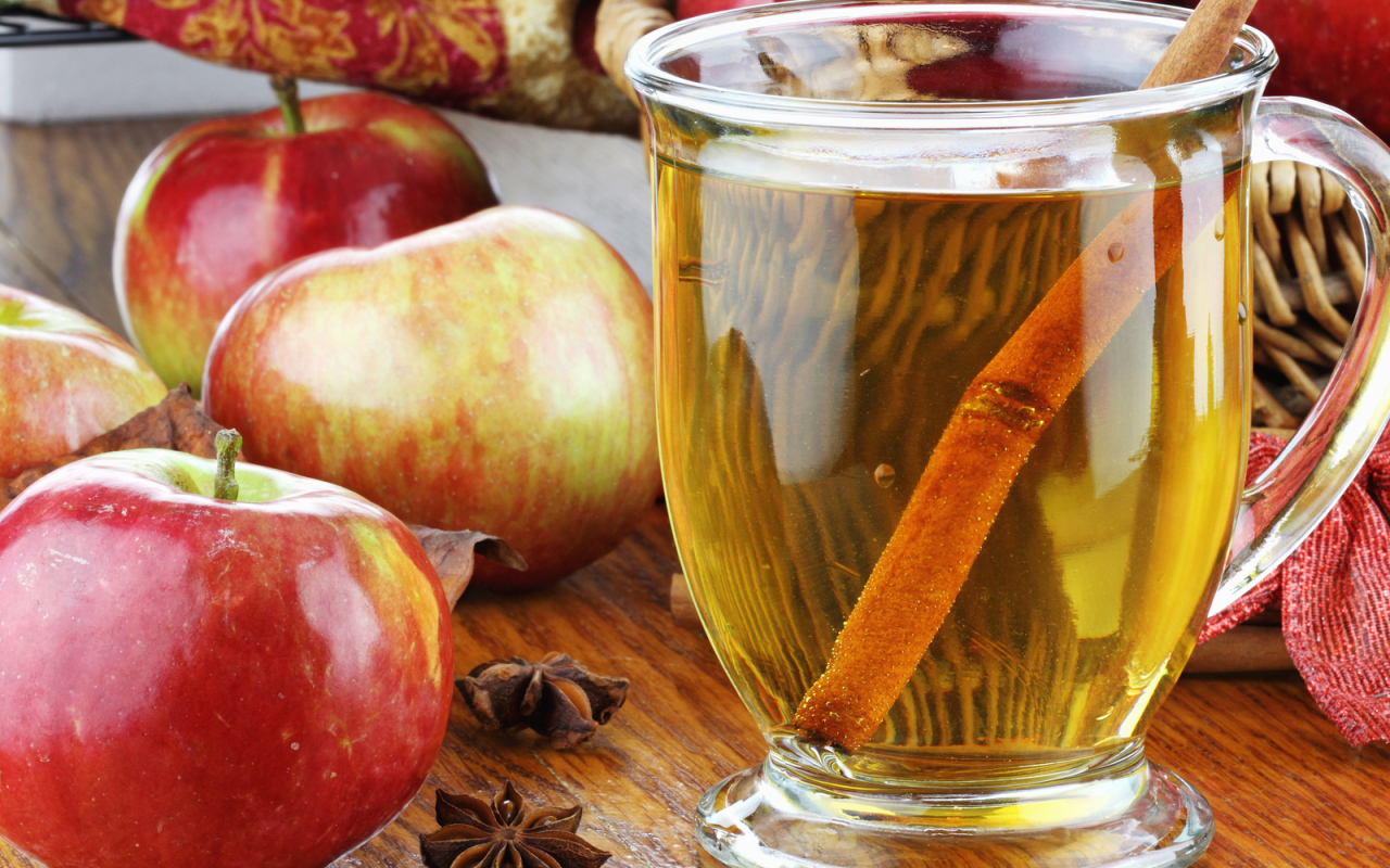 Яблочный сок с корицей