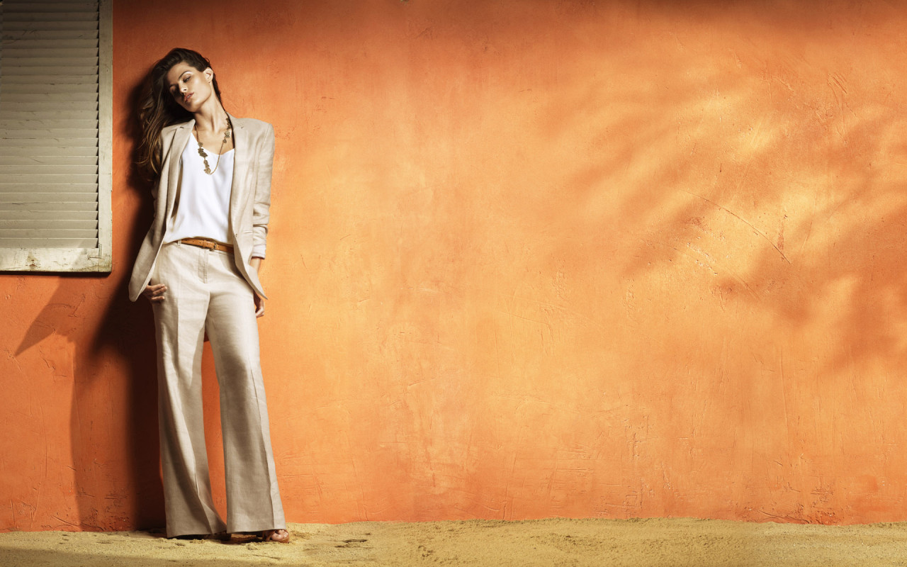 Длинноногая модель