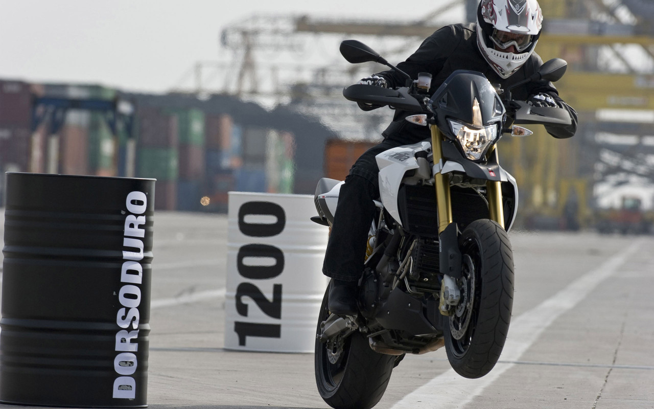 Aprilia Dorsoduro 1200