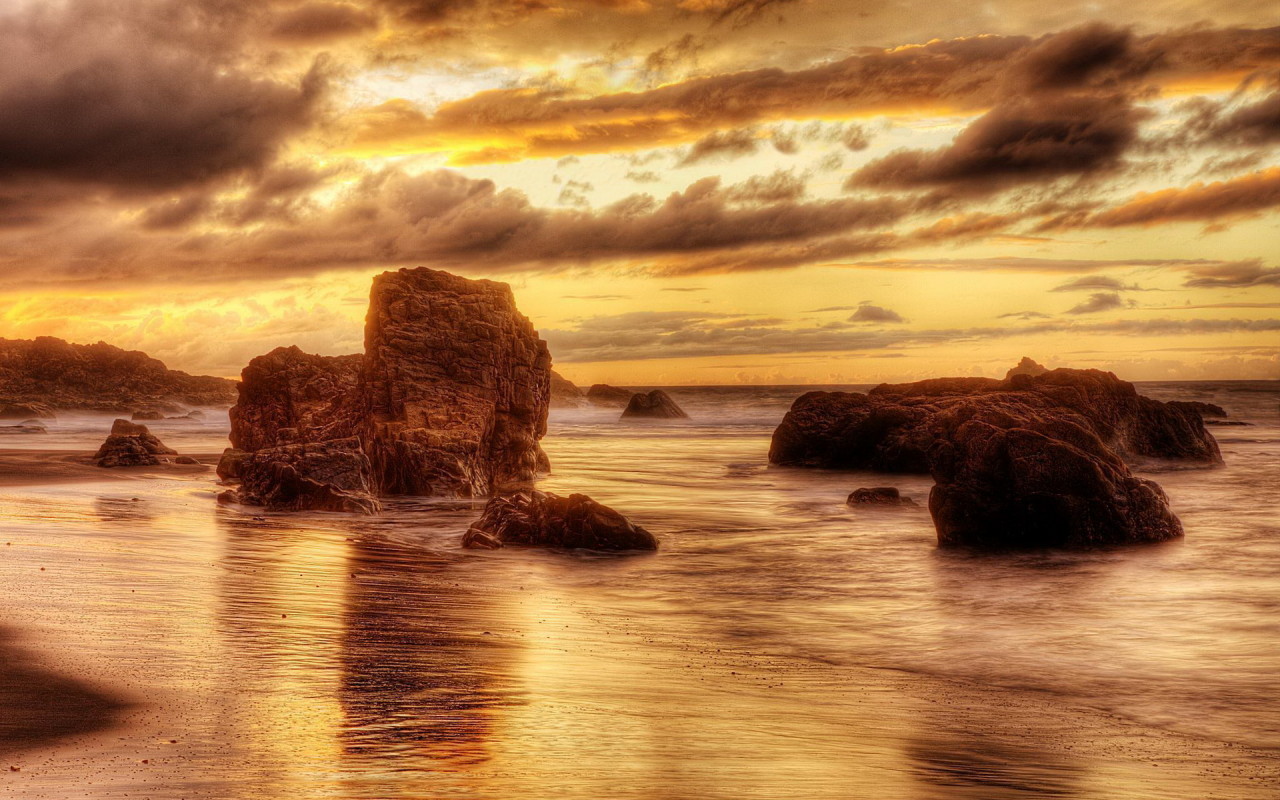 Берег на закате