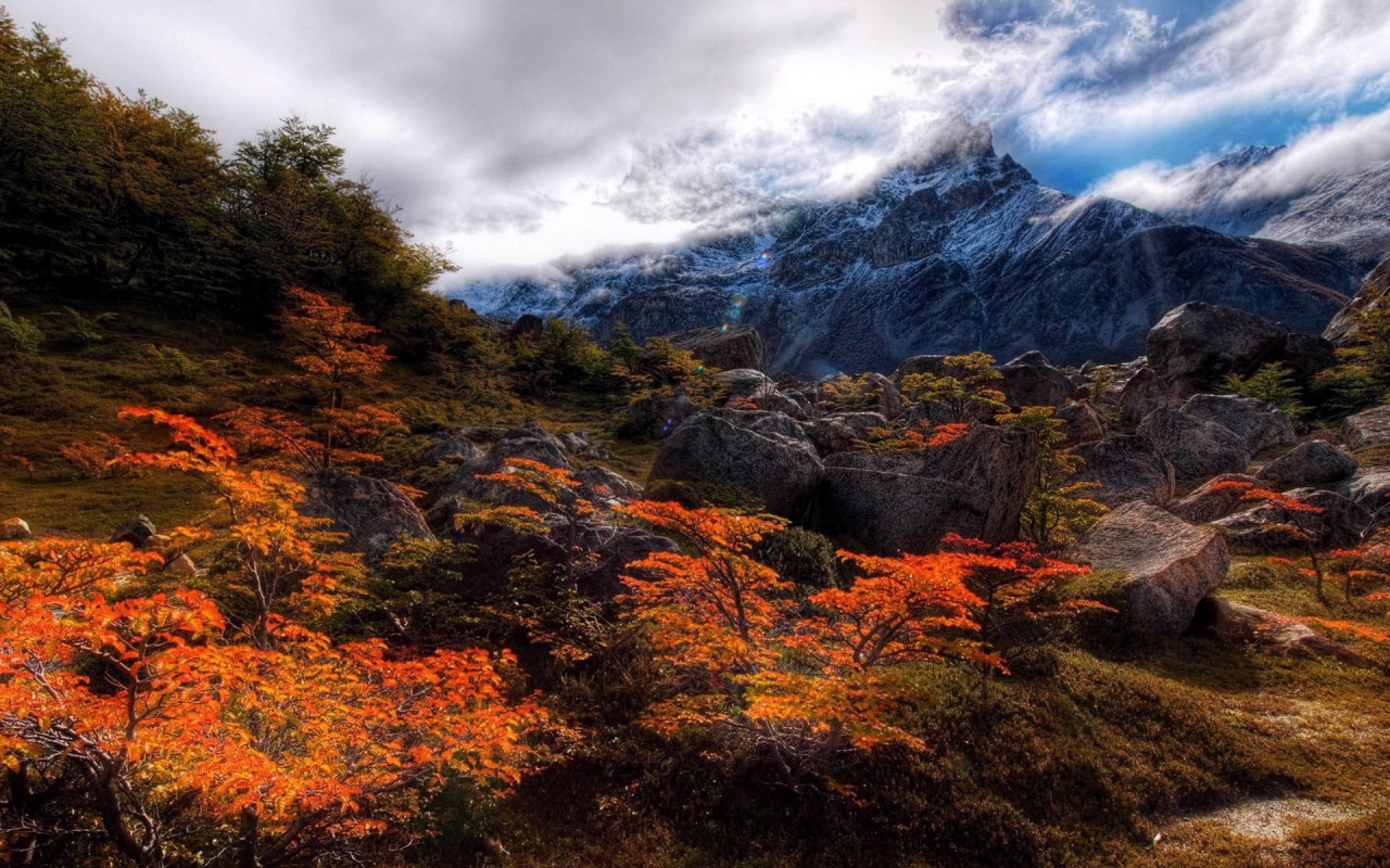 Горы под облаками