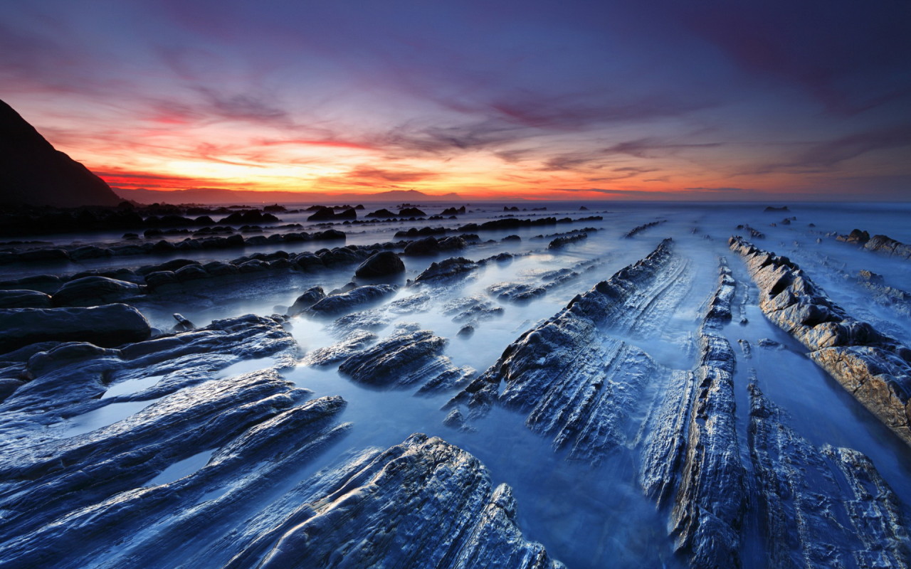 Прибрежные камни