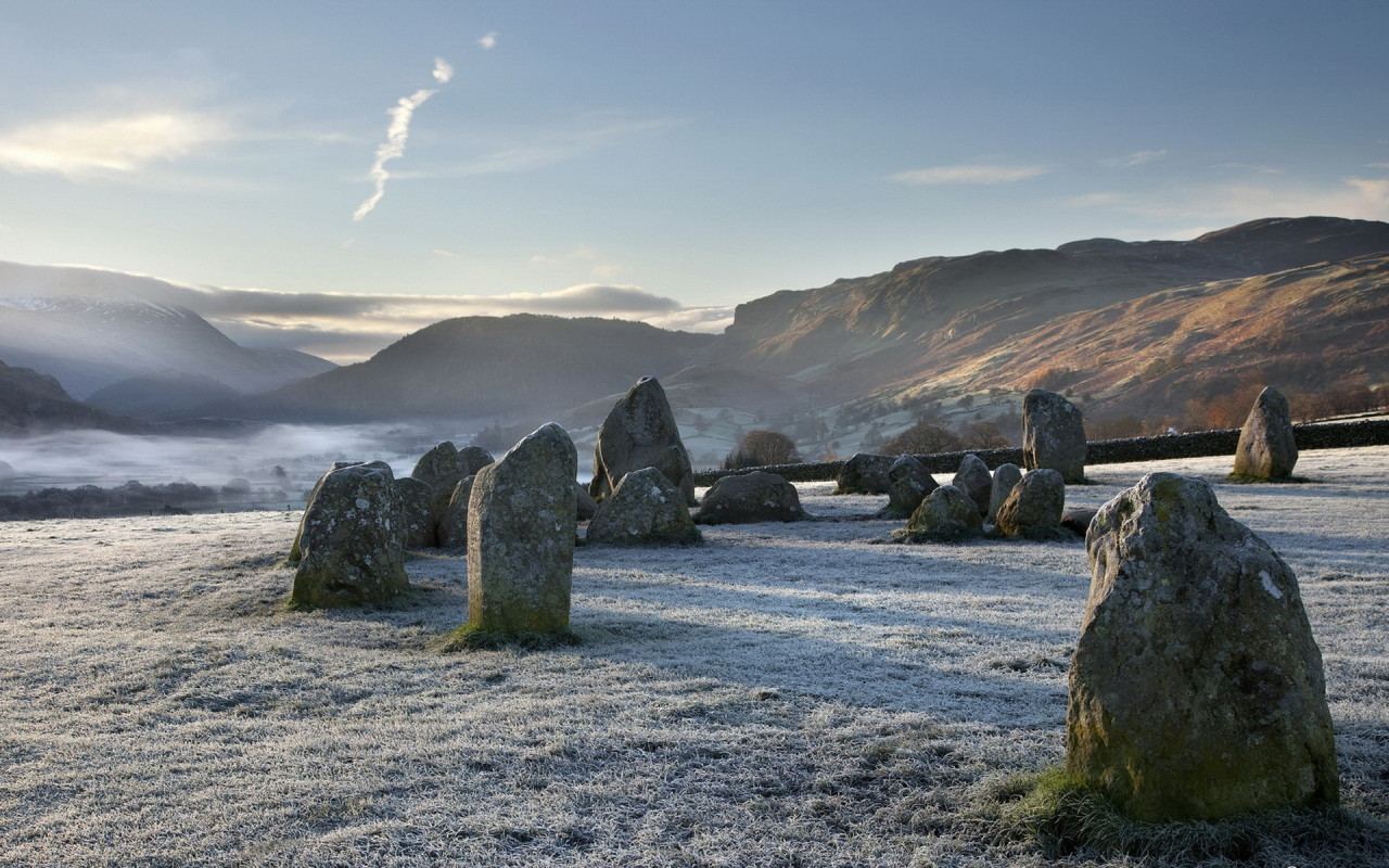Камни на склоне