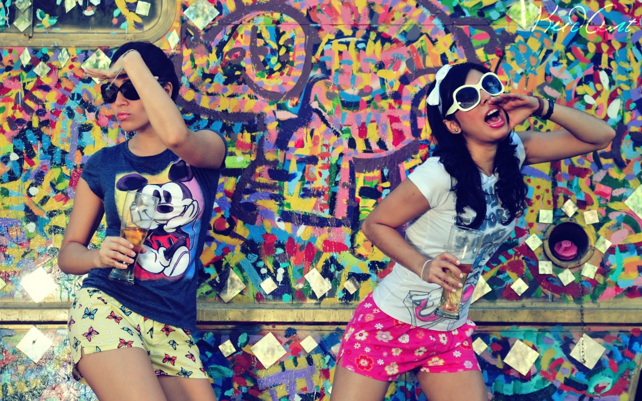 Девушки и графити