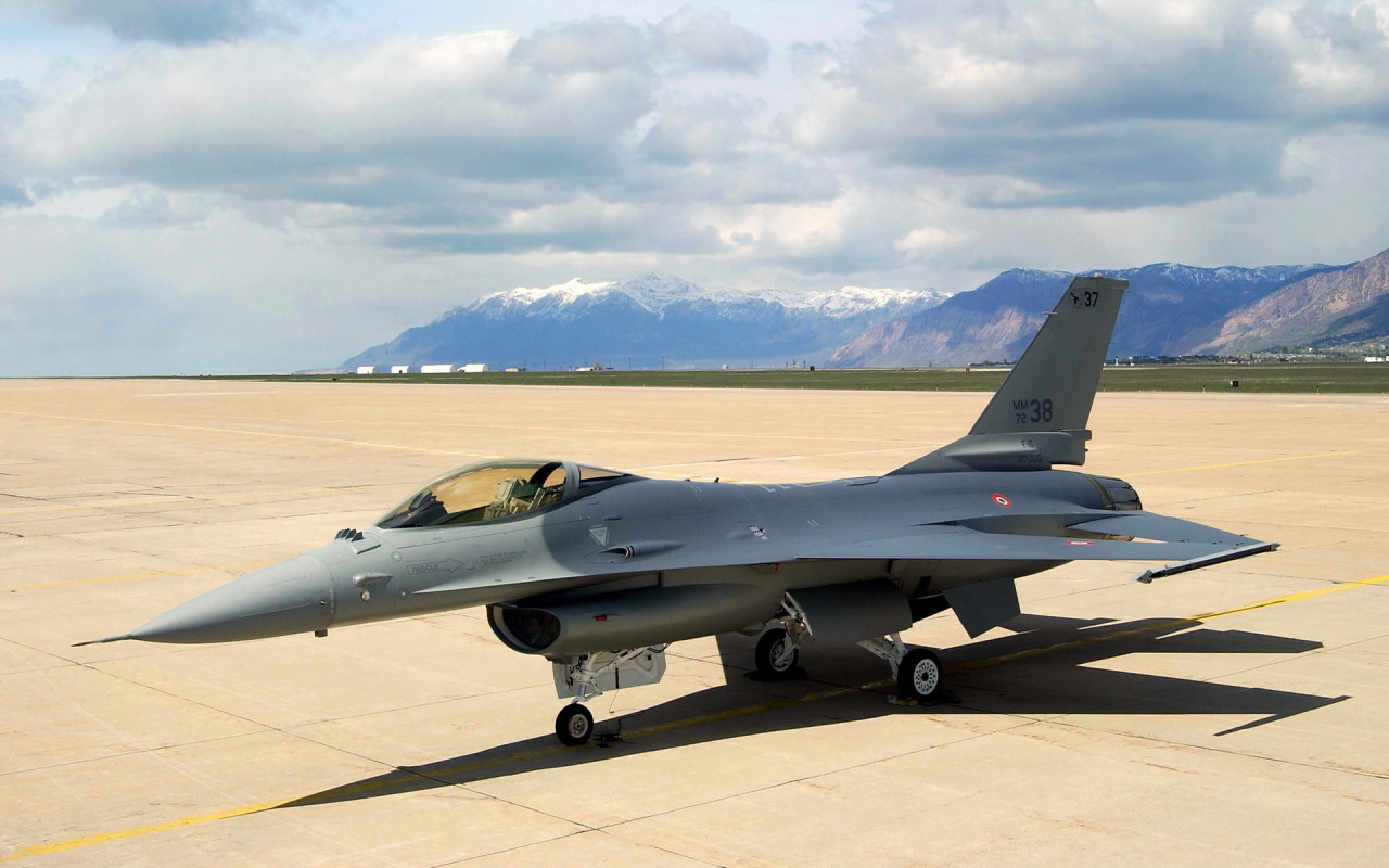 истребитель Lockheed F16