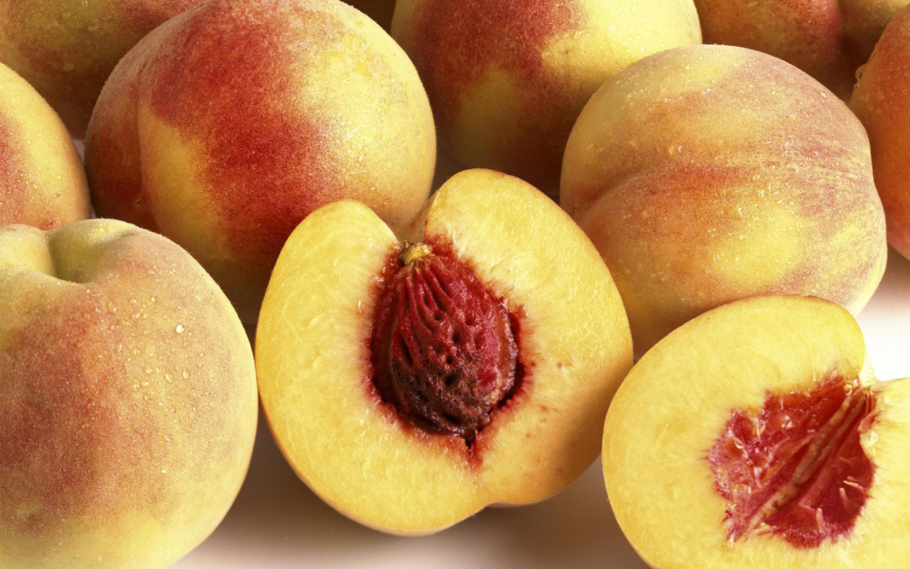 Сладкий персик