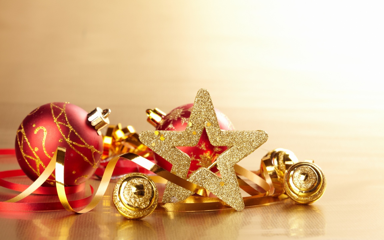 Красивые новогодние игрушки