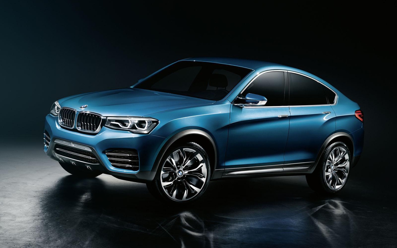 Восхитительный синий BMW X4 кроссовер