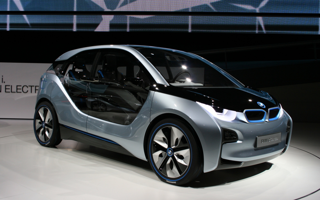 BMW i3 в автосалоне