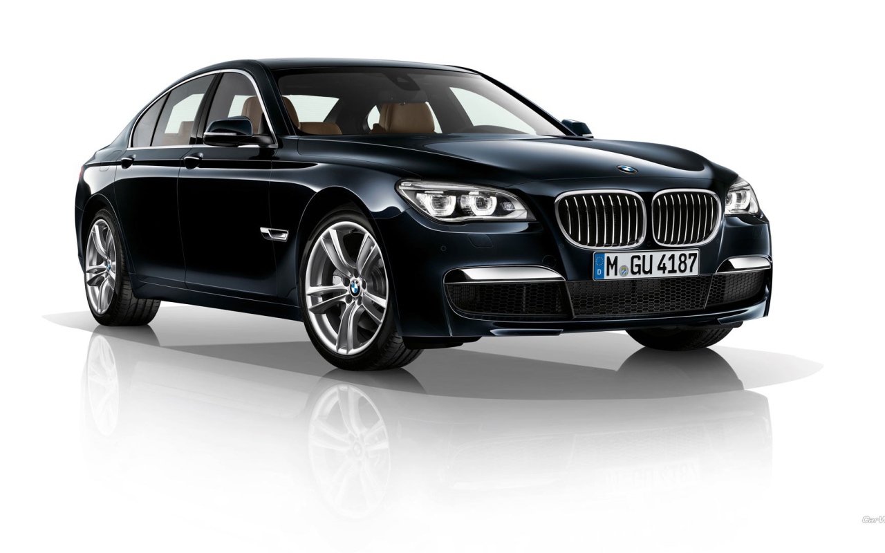 Черный BMW бизнес класса