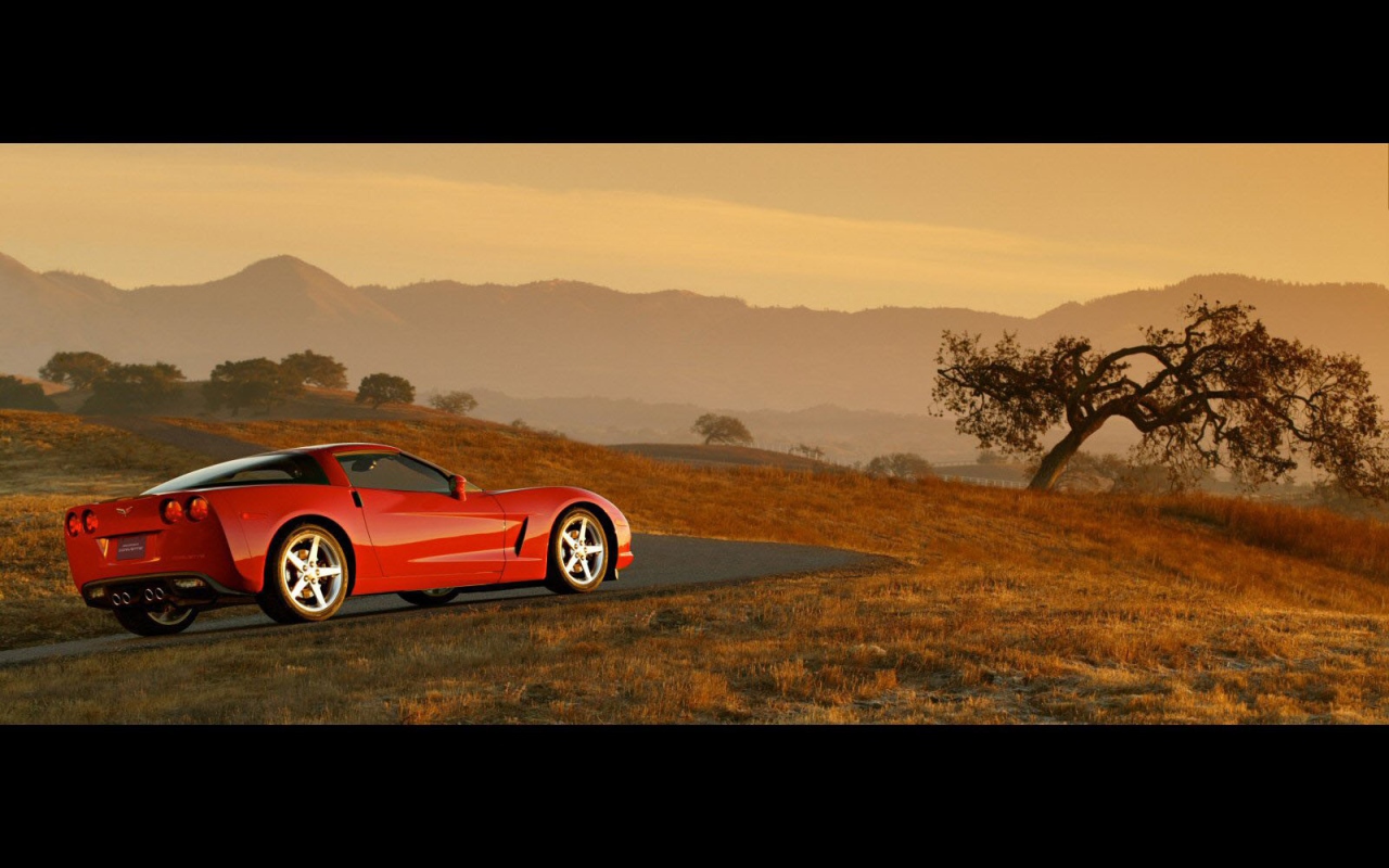 Красный Шевроле в саванне