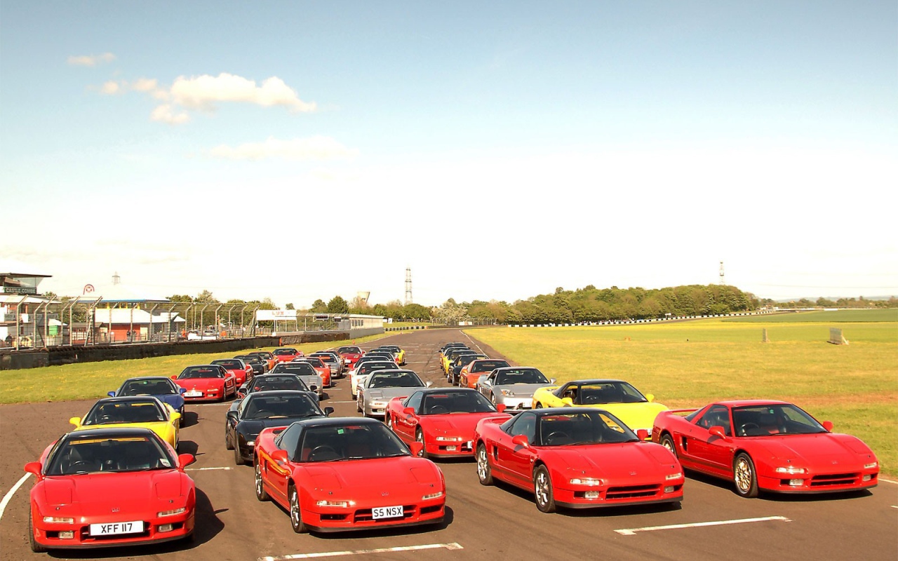 На первой линии Хонда NSX