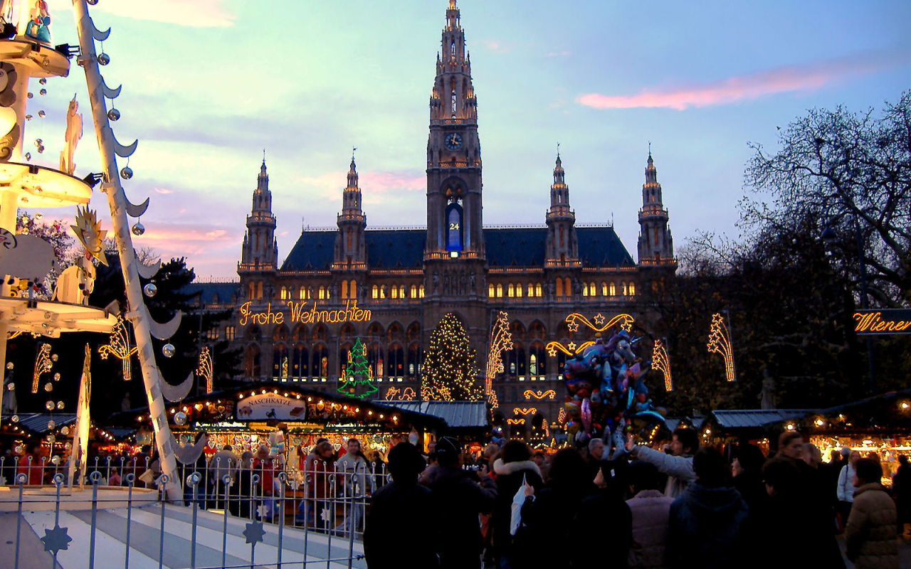 Вечерний город на рождество