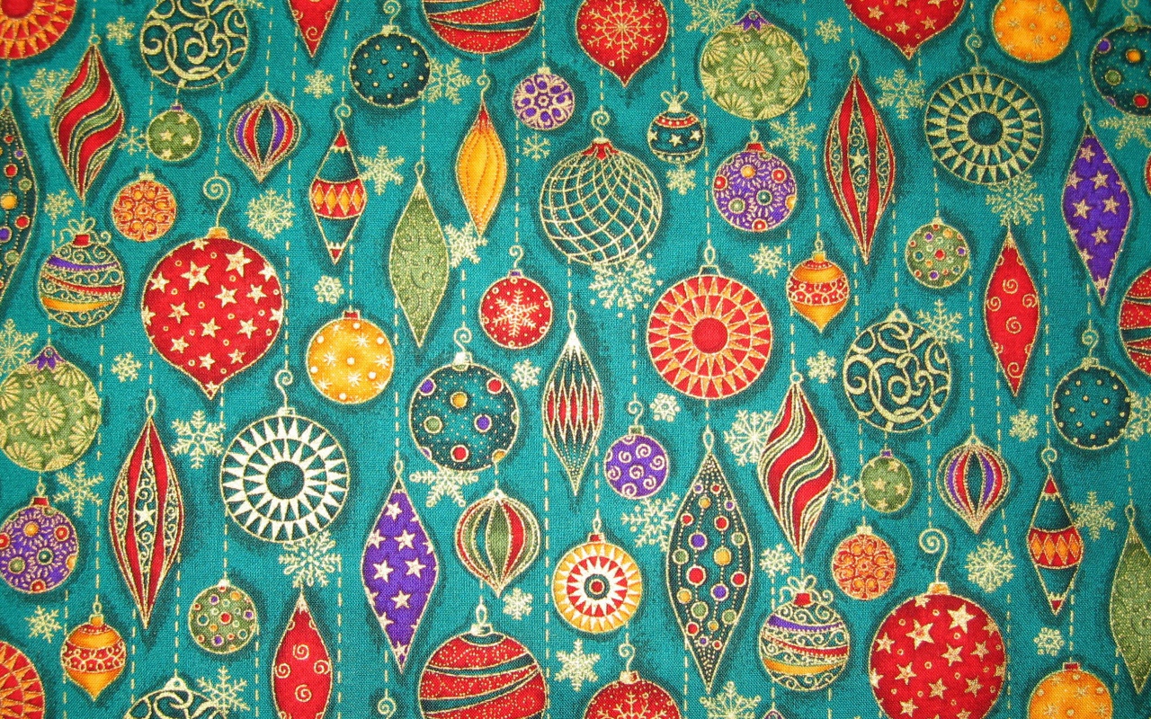 Ткань с рисунком ёлочных игрушек на рождество