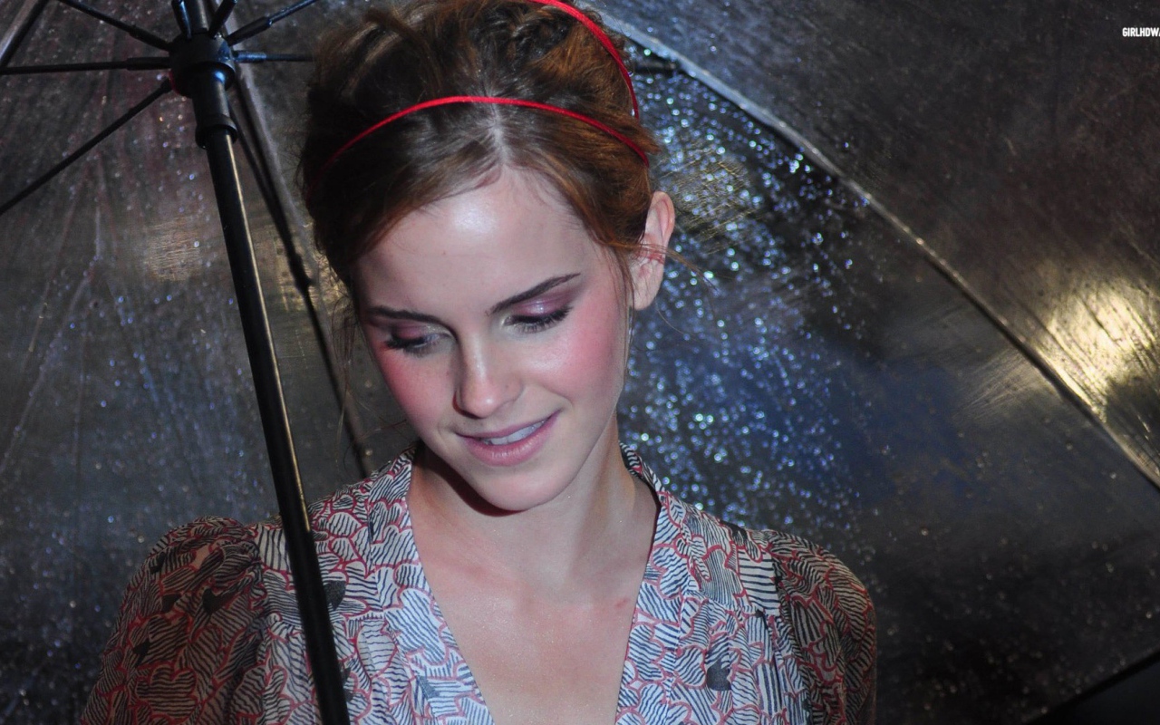 Девушка под зонтом