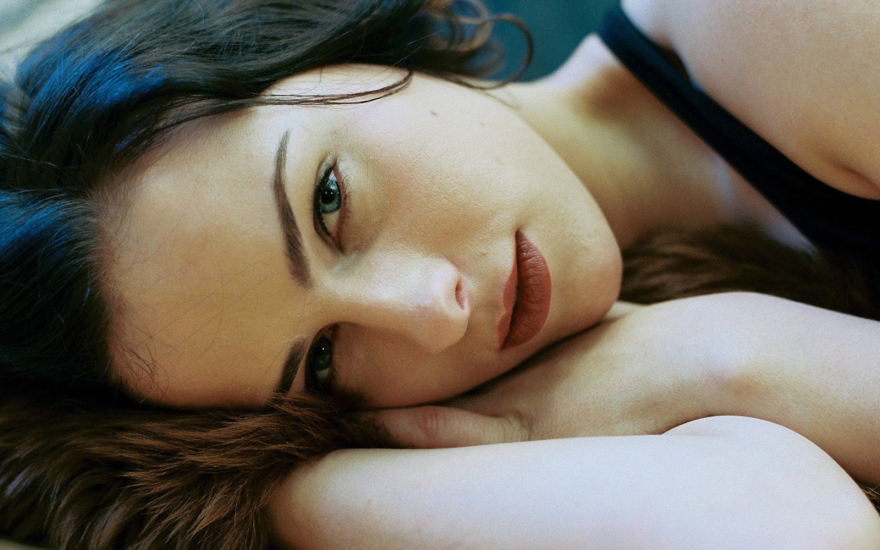 Женщина с голубыми глазами