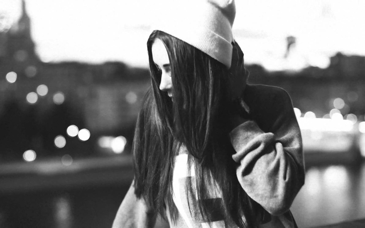 Диана Мелисон в Swag шапочке