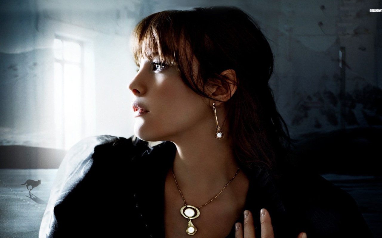 Актриса Лив Тайлер  брюнетка