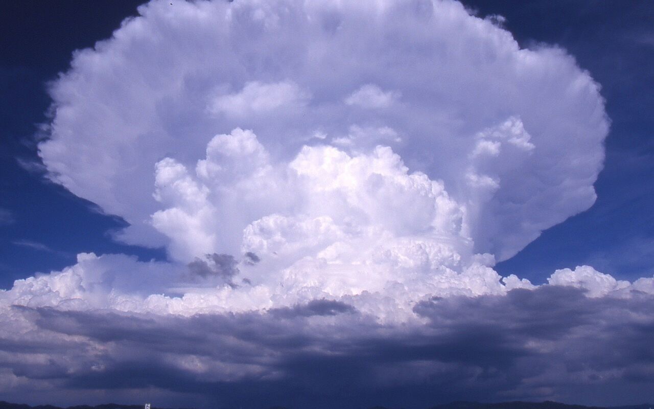 Облако формы гриба