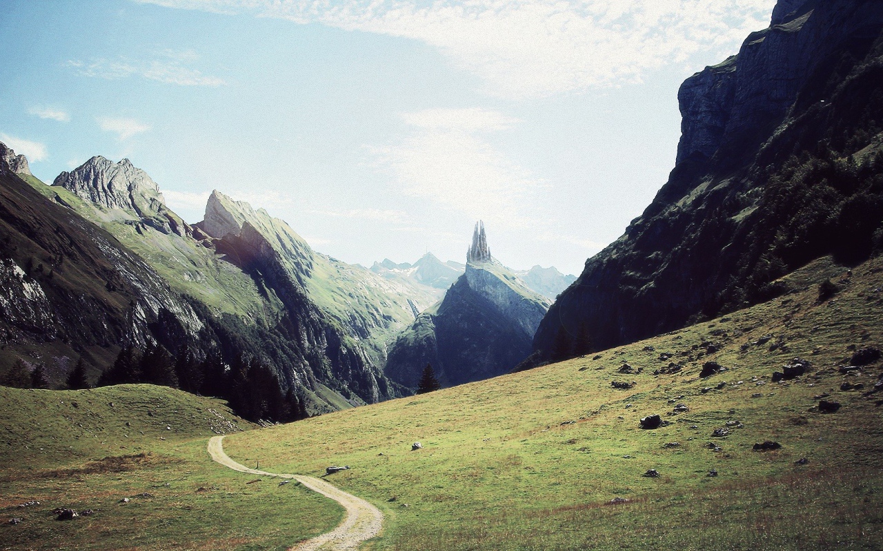 Горный ландшафт с дорогой