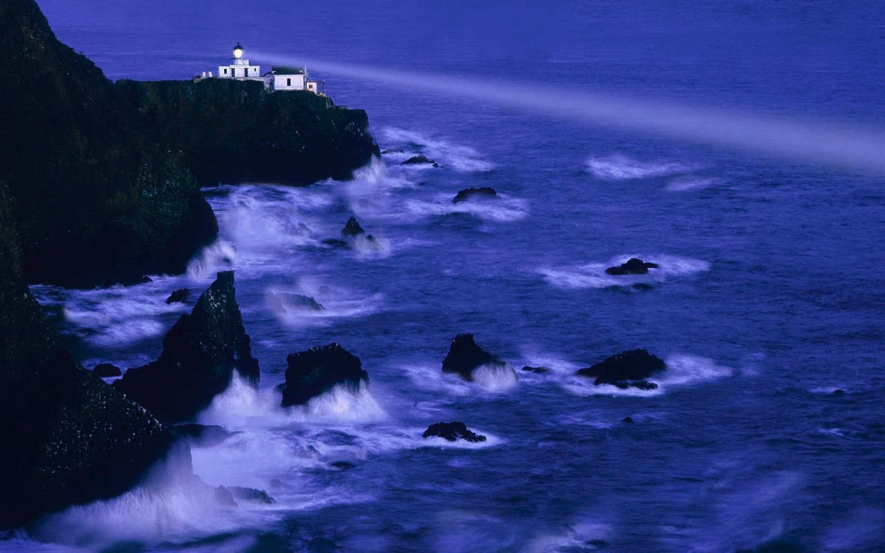 Луч света от маяка