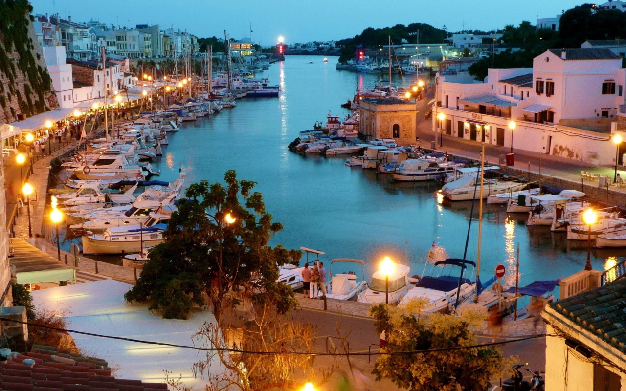 Вечером на причале