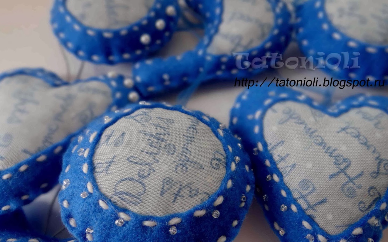 Елочные игрушки из ткани