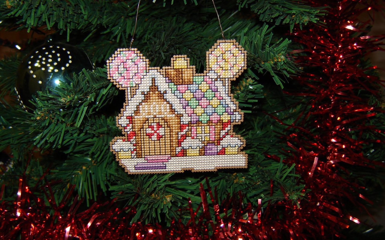 Елочная игрушка домик