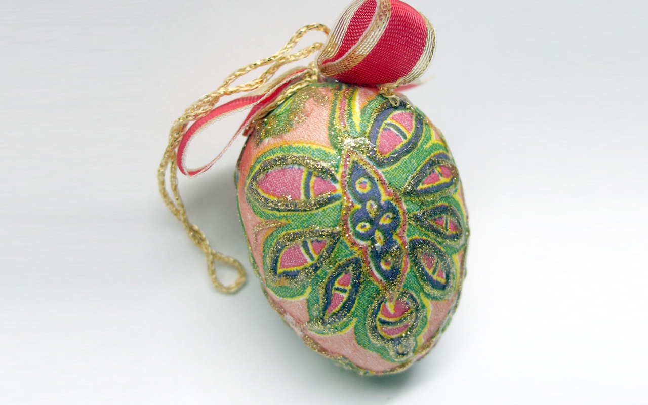 Елочные игрушки из яиц