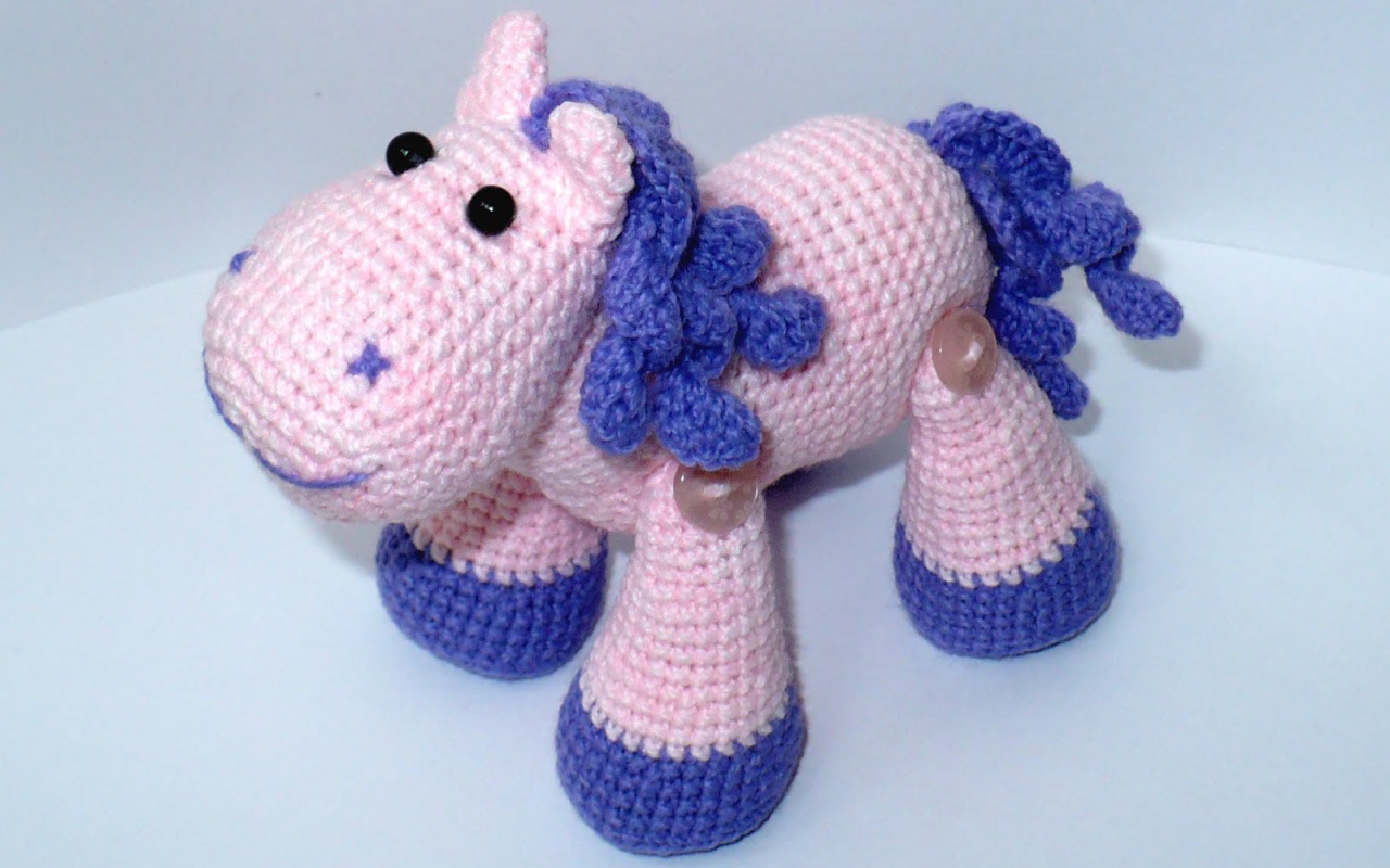 Вязаная лошадь