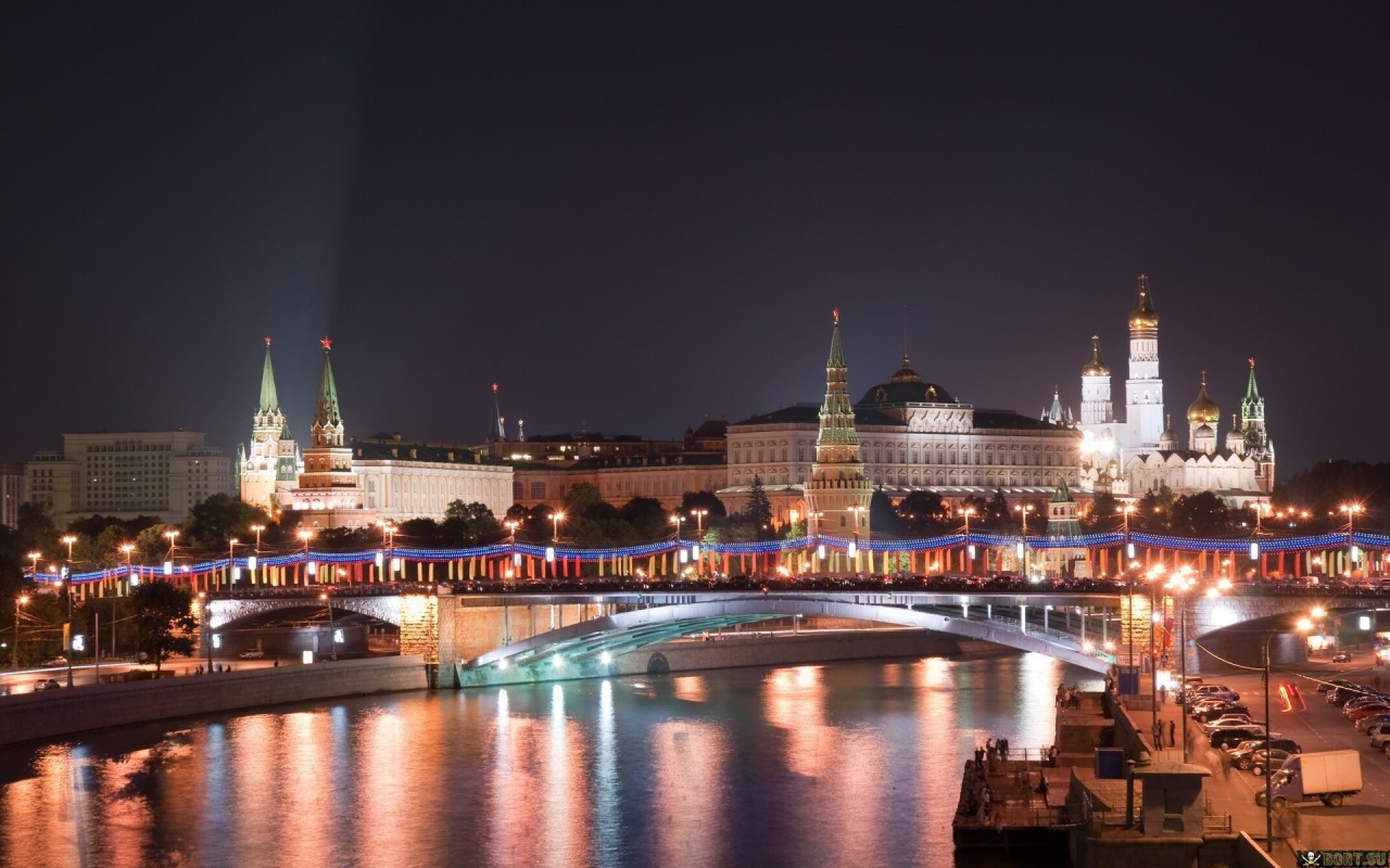 Новый Год у елки в Москве