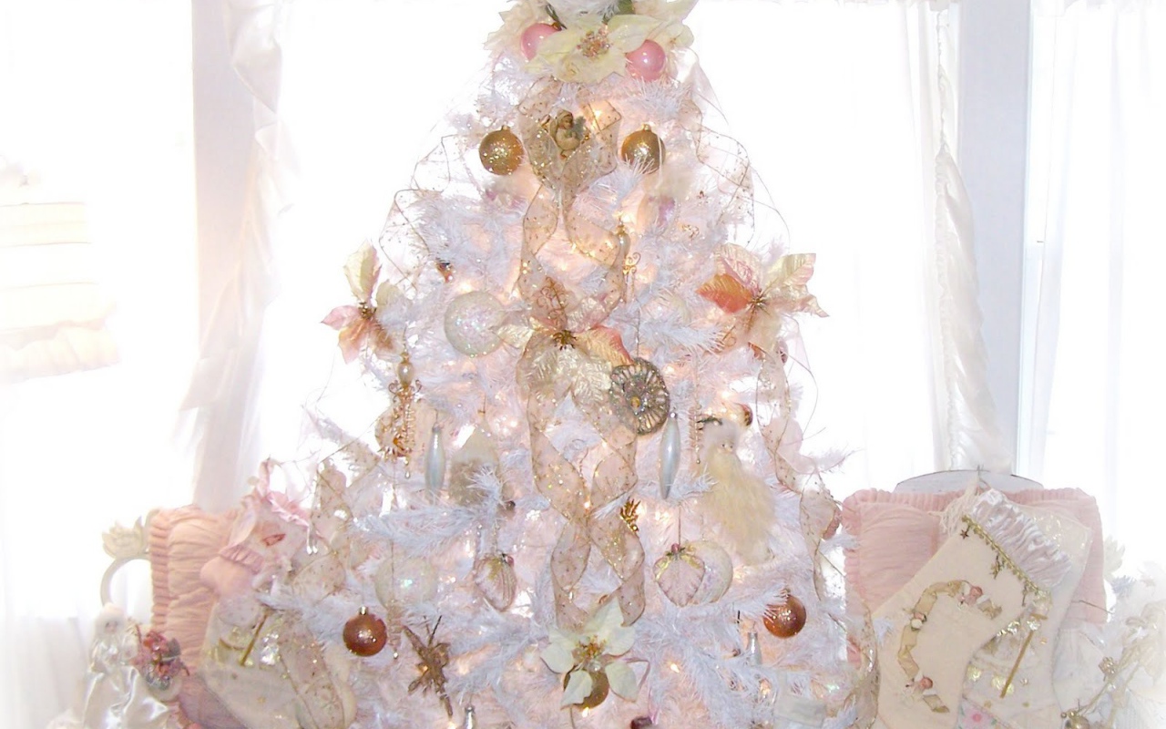 Украшения на новогодней елке в год лошади