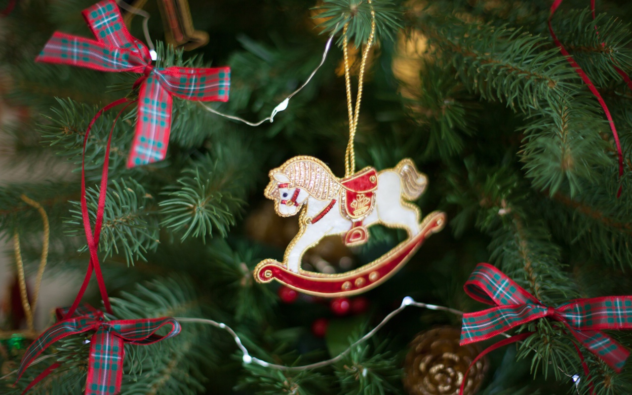 Лошадь качалка