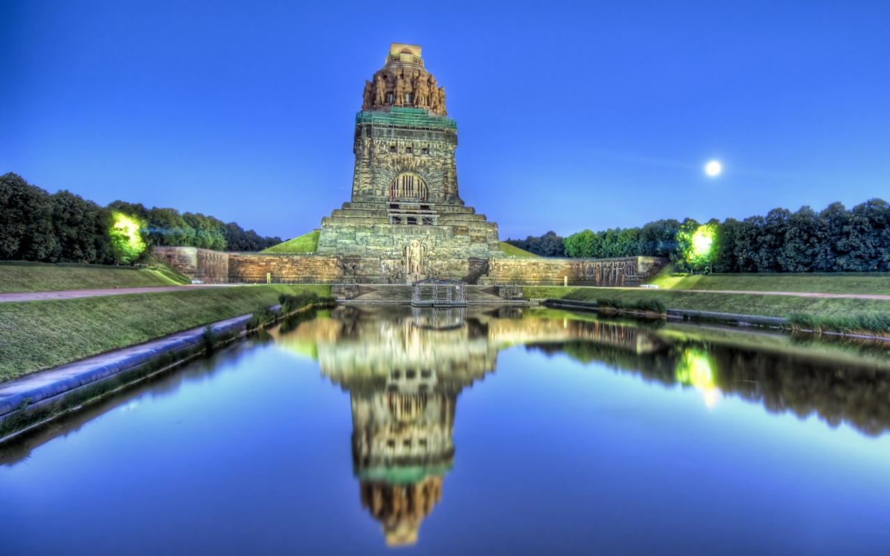 Мавзолей в Лейпциге