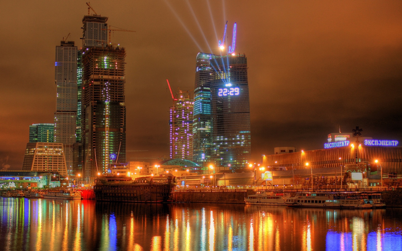 Moscow never sleeps at night