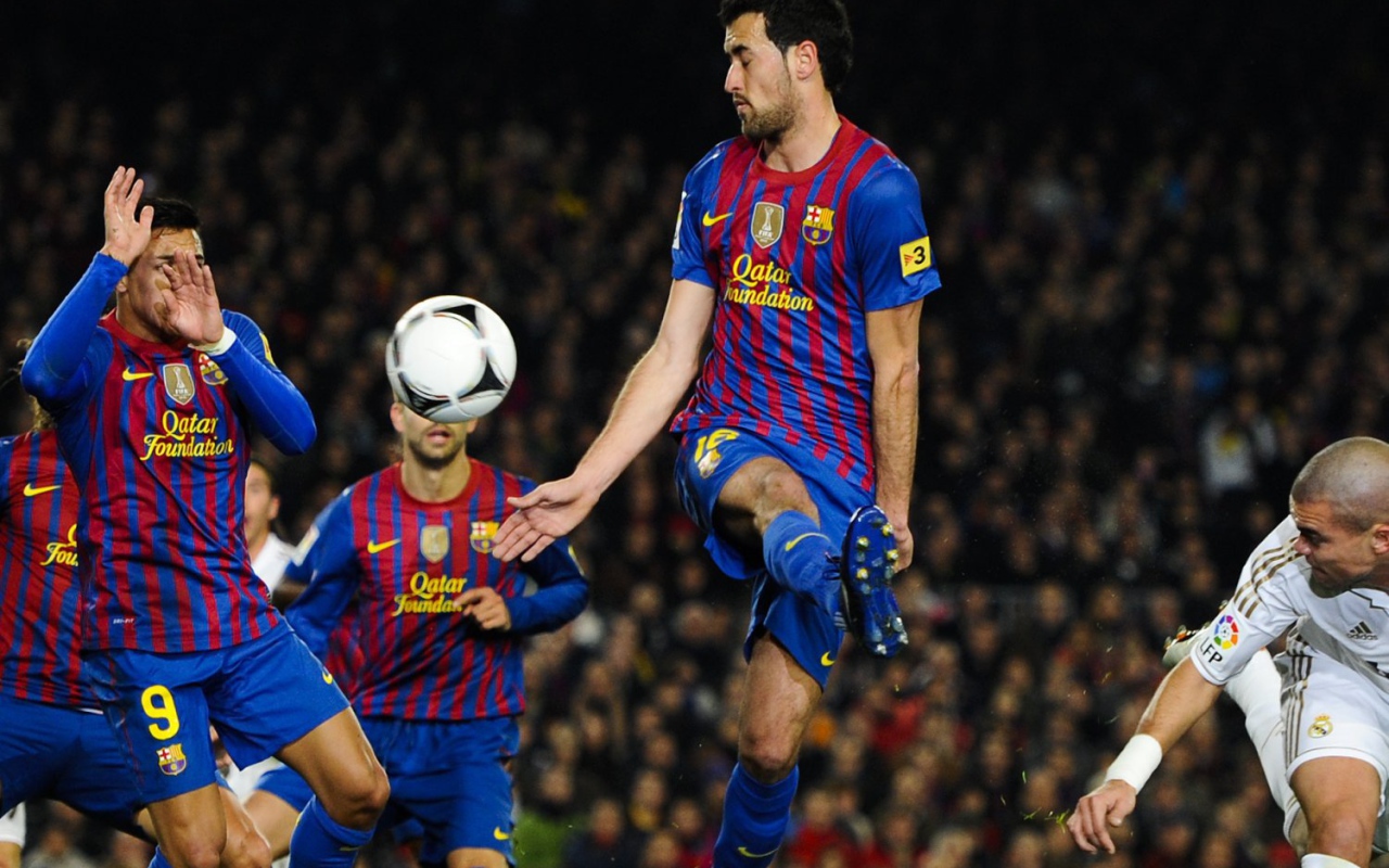 Барселона Серхио Бускетс на поле