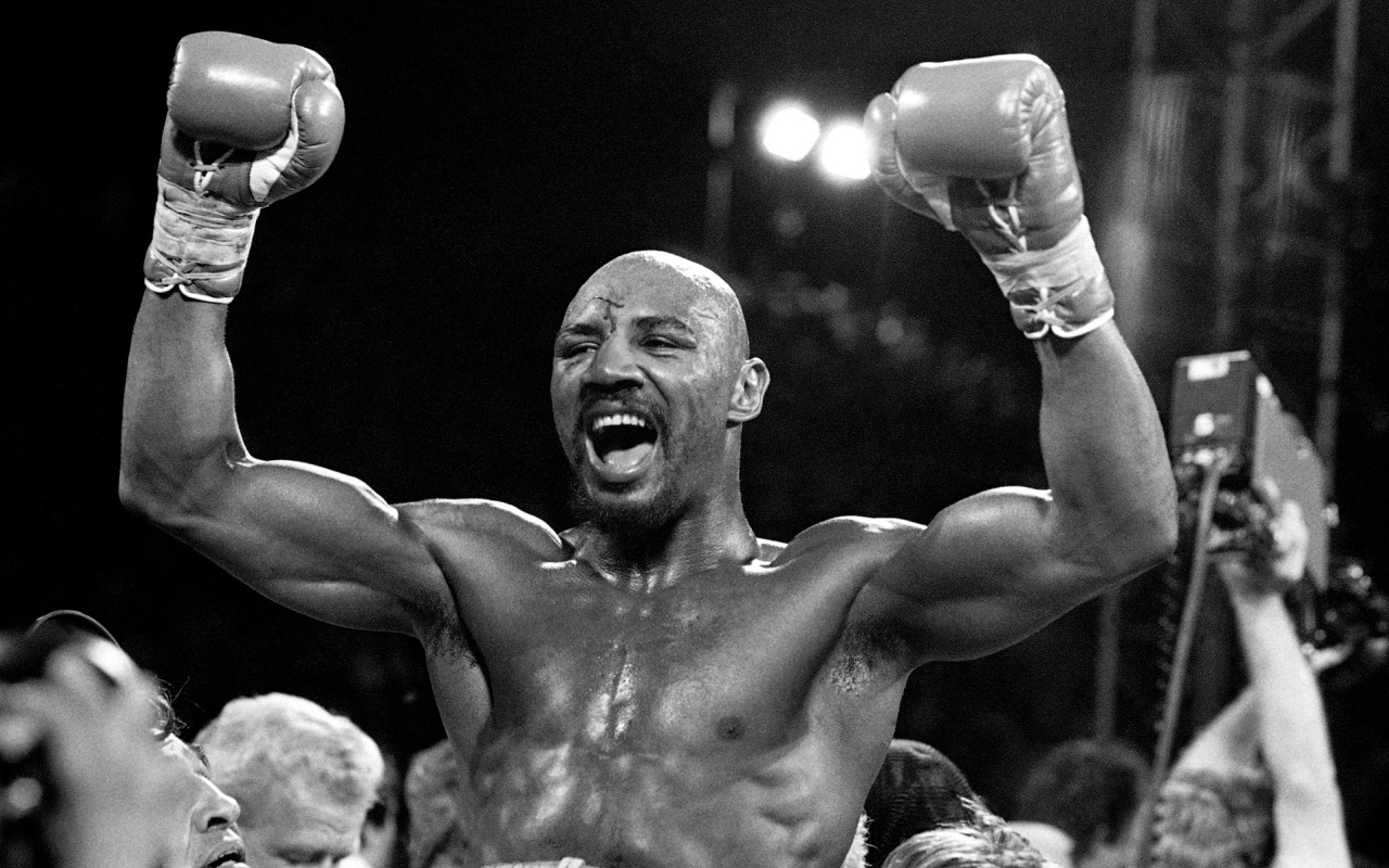 Легендарный боксер Томас Хернс выиграл бой