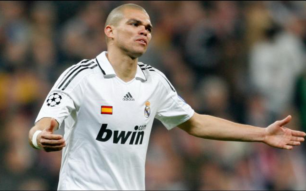 Реал Мадрид Пепе пропустил удар