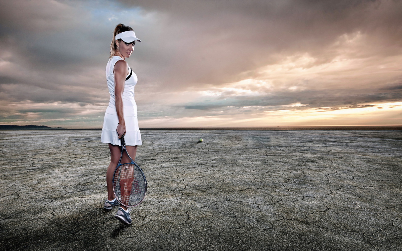 Теннисистка в кепке