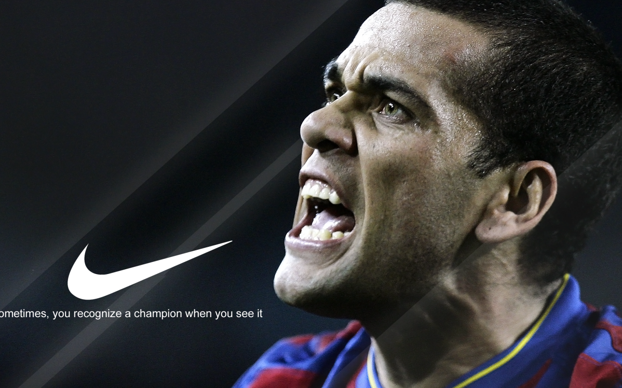 Защитник Барселоны Даниэл Алвес