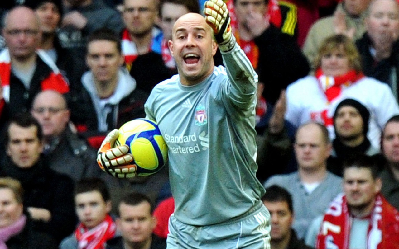 Голкипер Наполи Пепе Рейна