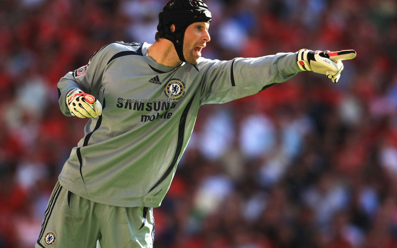 Игрок Челси Петр Чех 