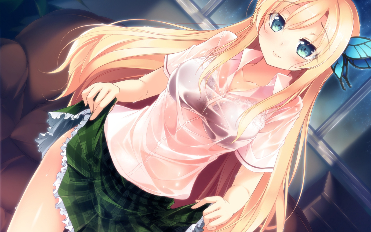 Девочка в мокрой одежде