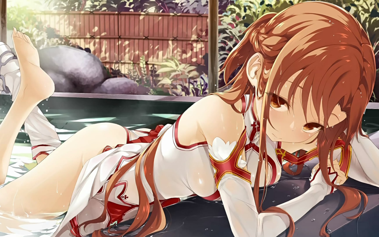 Девочка в воде